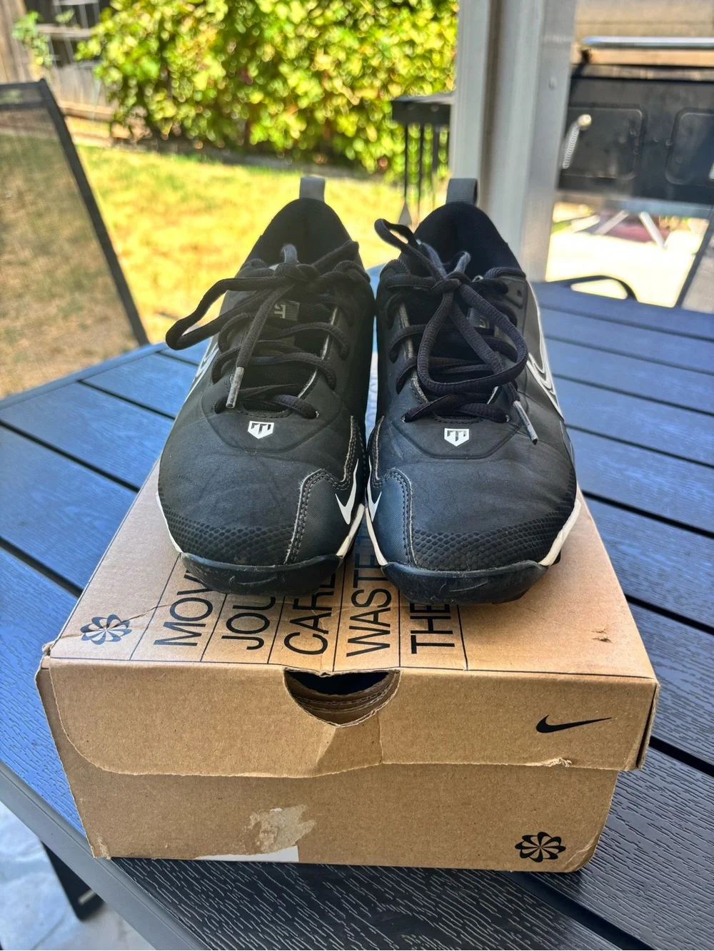 Nike Men's Black and White Football Cleats - Low Profile Traction .Size 5Y